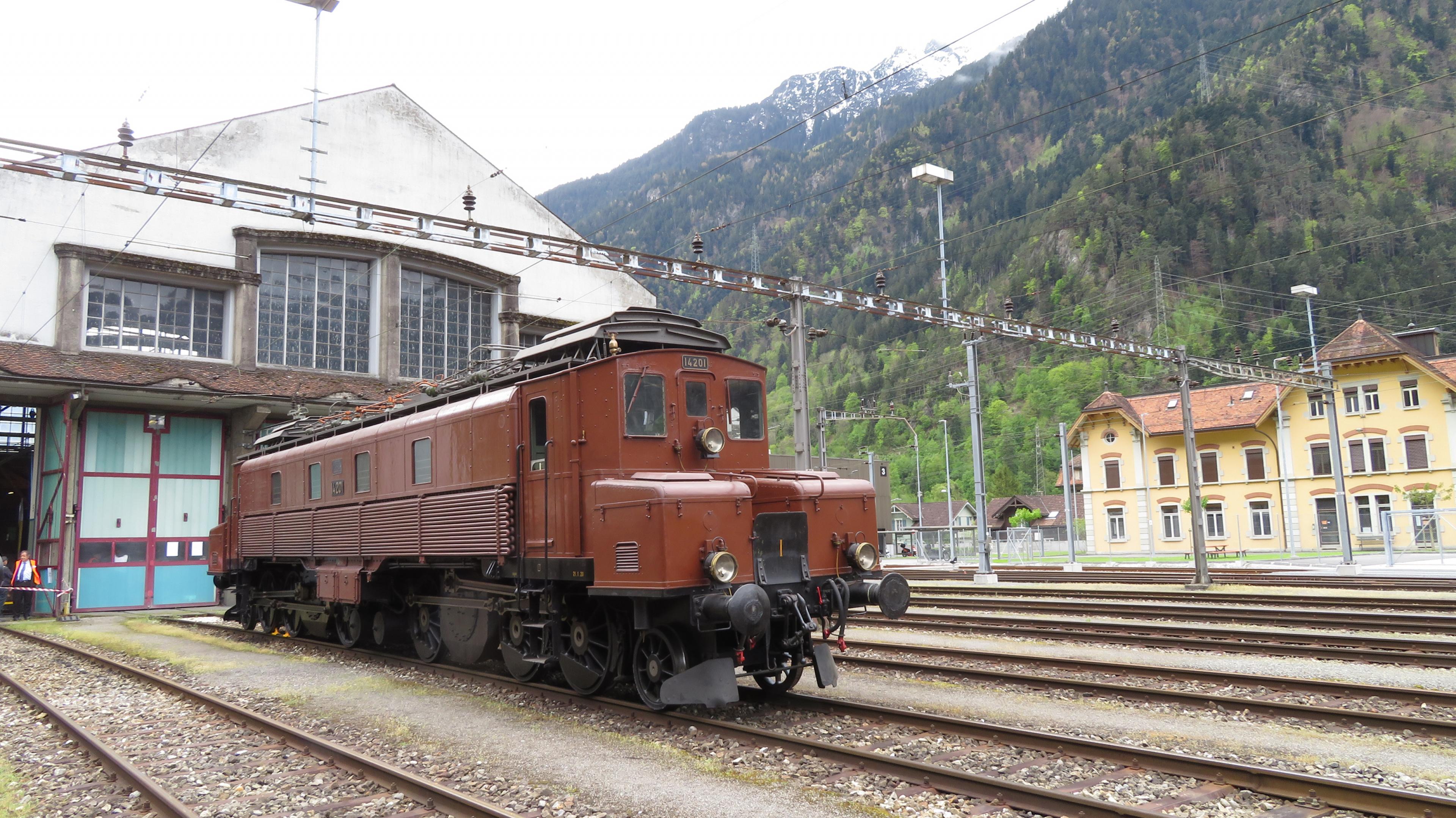 Die «Grossmutter» genannte Ce 6/8 I wurde 1919 als eine von vier Prototyp-Lokomotiven für die Elektrifizierung der Gotthard-Bergstrecke gebaut und stand bis 1982 im Einsatz.